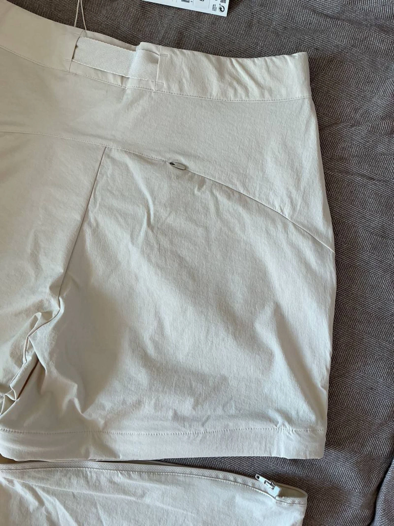 Calça de caminhada feminina conversível em short Oysho bege Tamanho M – photo 12